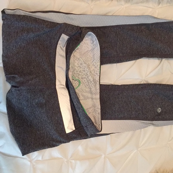 Lululemon Reflective Running Tights - Picture 2 of 4